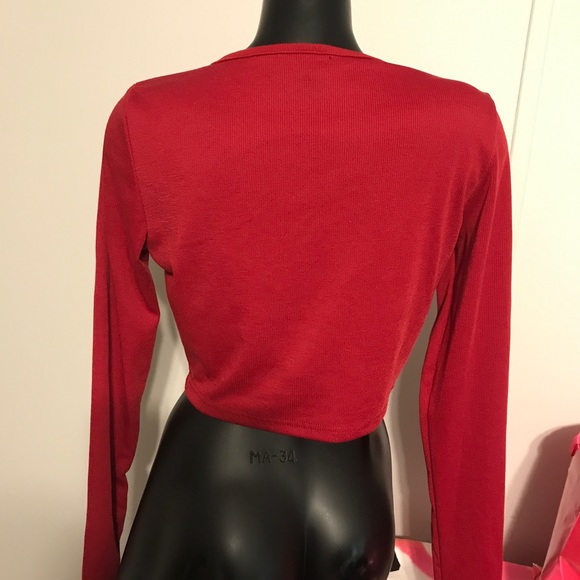 ❤️SEXY RED CROPPED TOP WITH SILVER ZIPPER❤️ - Picture 2 of 6
